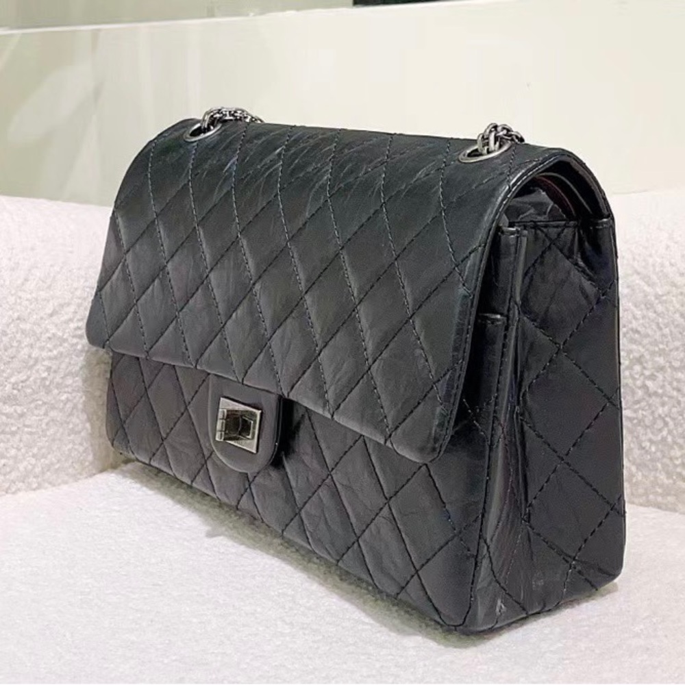 Chanel reissue 255 medium